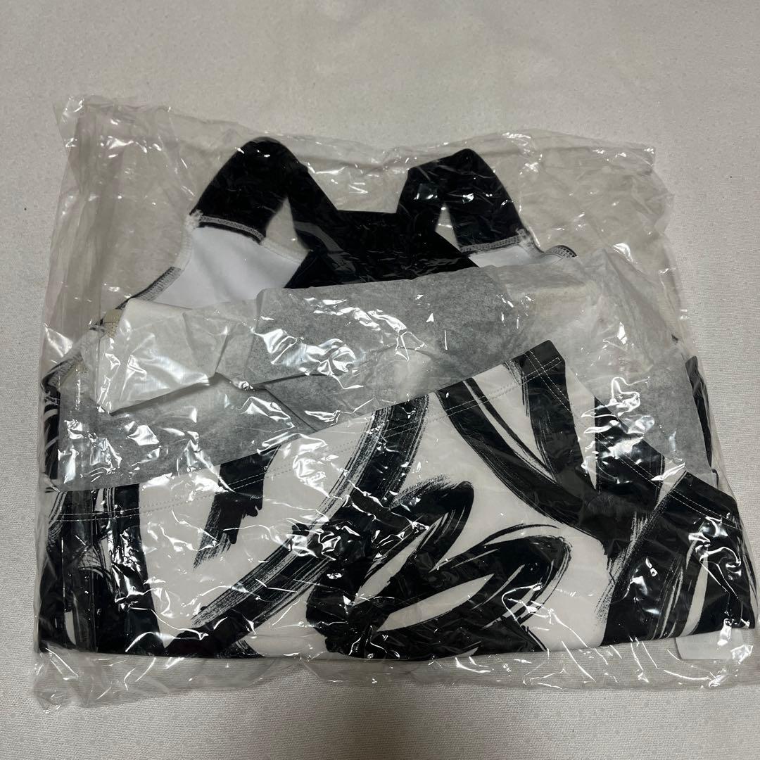 【新品・未使用】（SUKALA）ハートプリントホルターネックブラトップ　Mサイズ