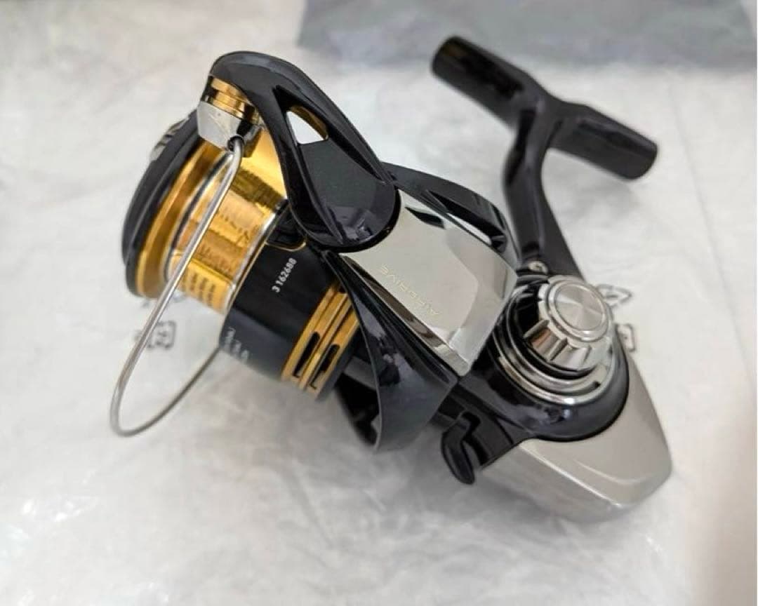 DAIWA（ダイワ） スピニングリール23レガリスLT 3000-CXH