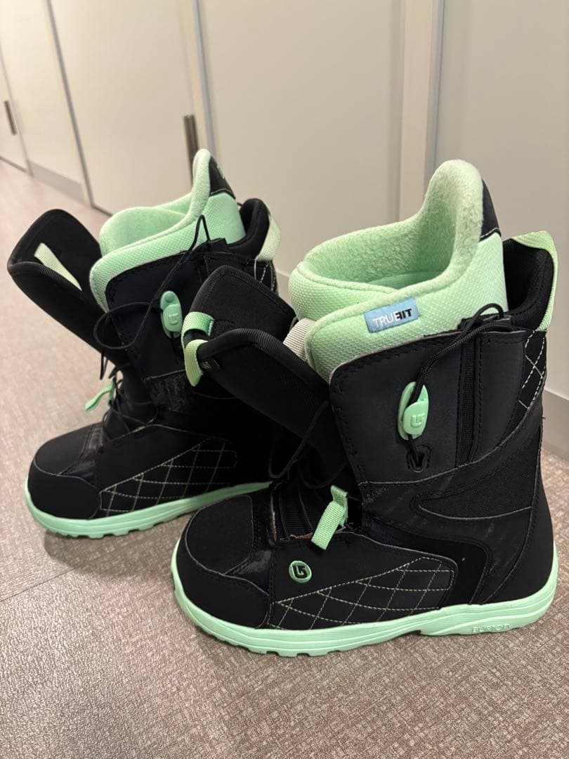 Burton 女性用スノーボードブーツ