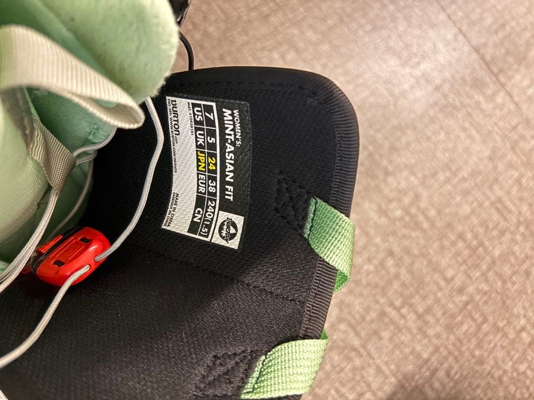 Burton 女性用スノーボードブーツ