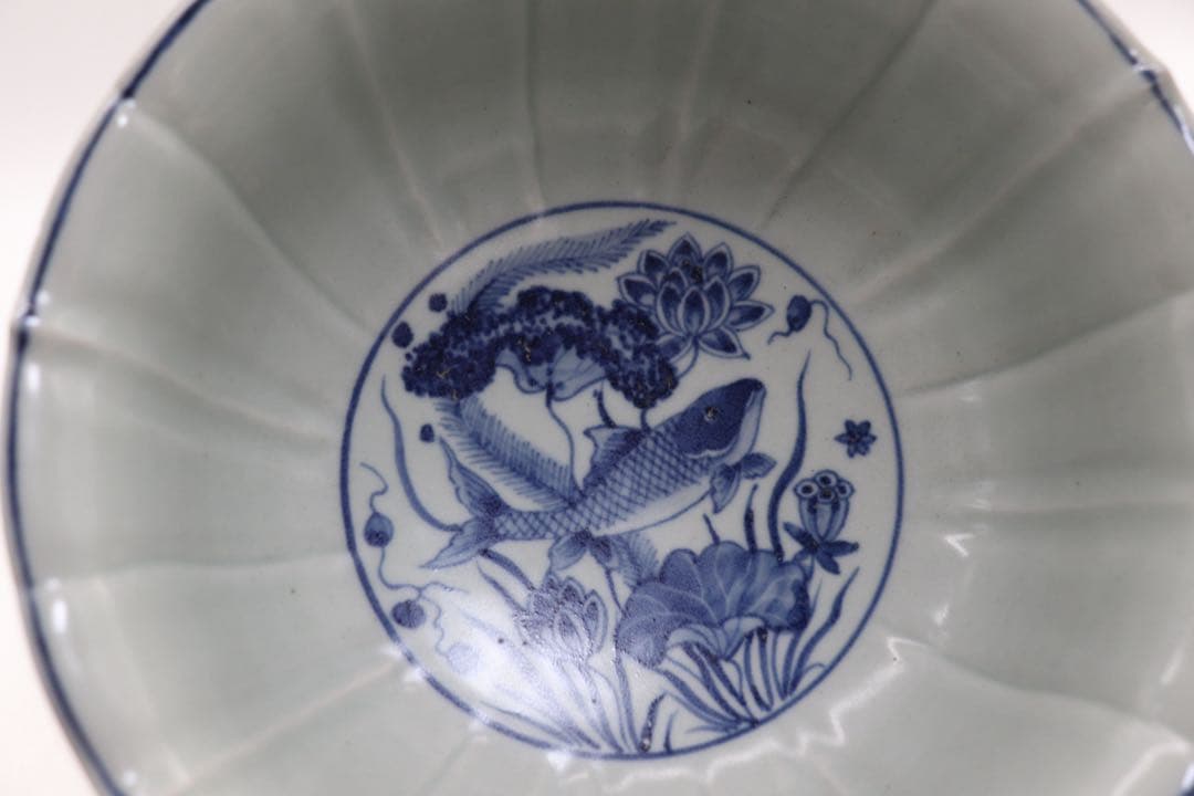 中国美術　染付　魚蓮紋鉢　送料込み260316