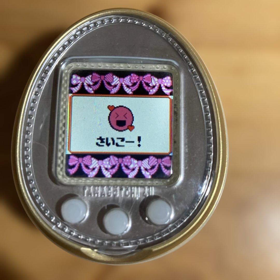 TAMAGOTCHI 4U WHITE (たまごっち 4U ホワイト)