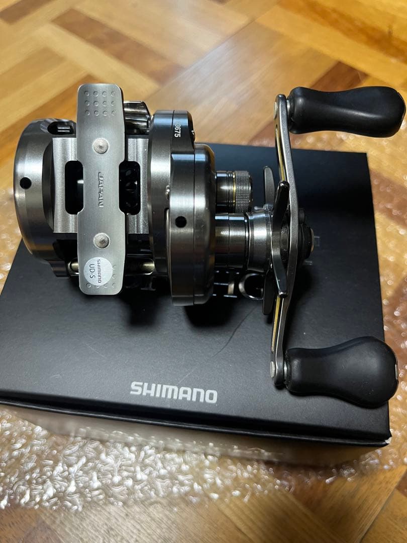 SHIMANO シマノ　17 CALCUTTA CONQUEST BFS HG