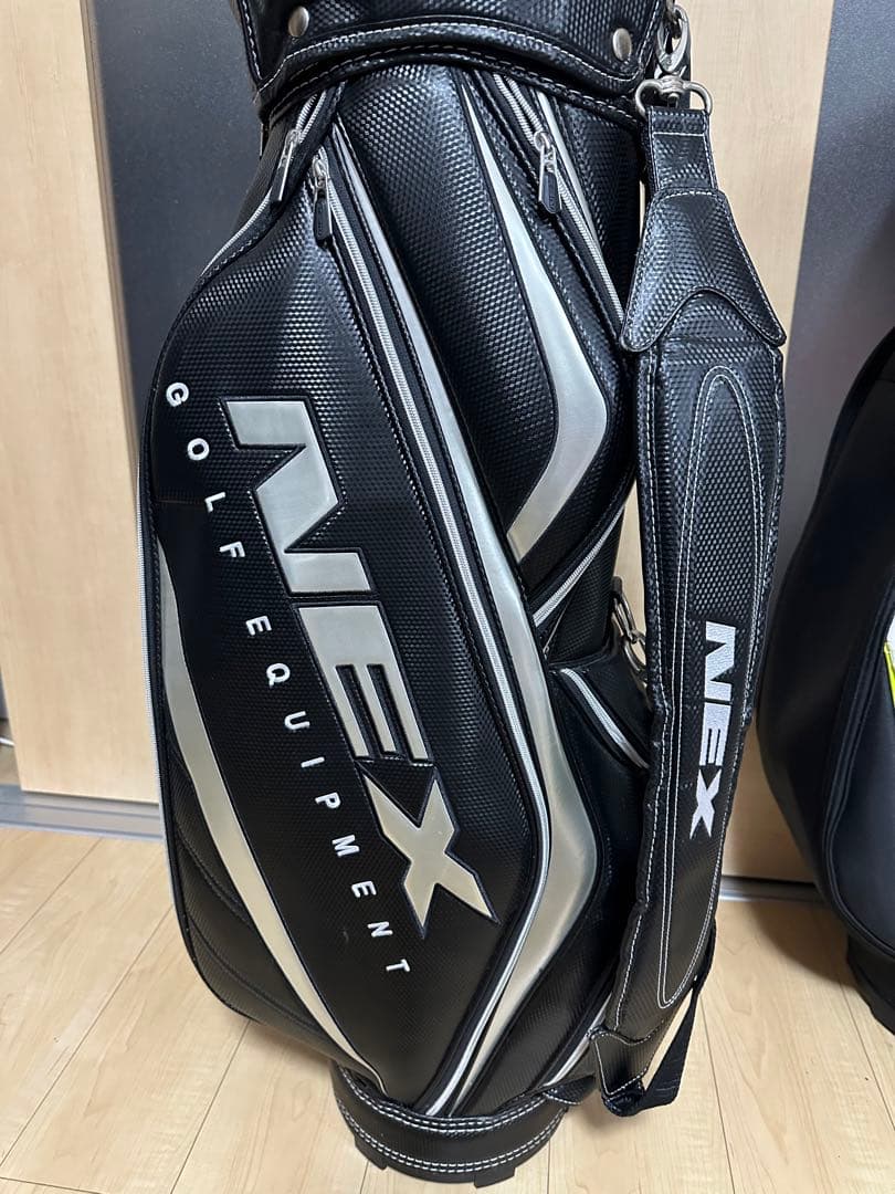NEX ゴルフバッグ 合成皮革 黒/銀　中古