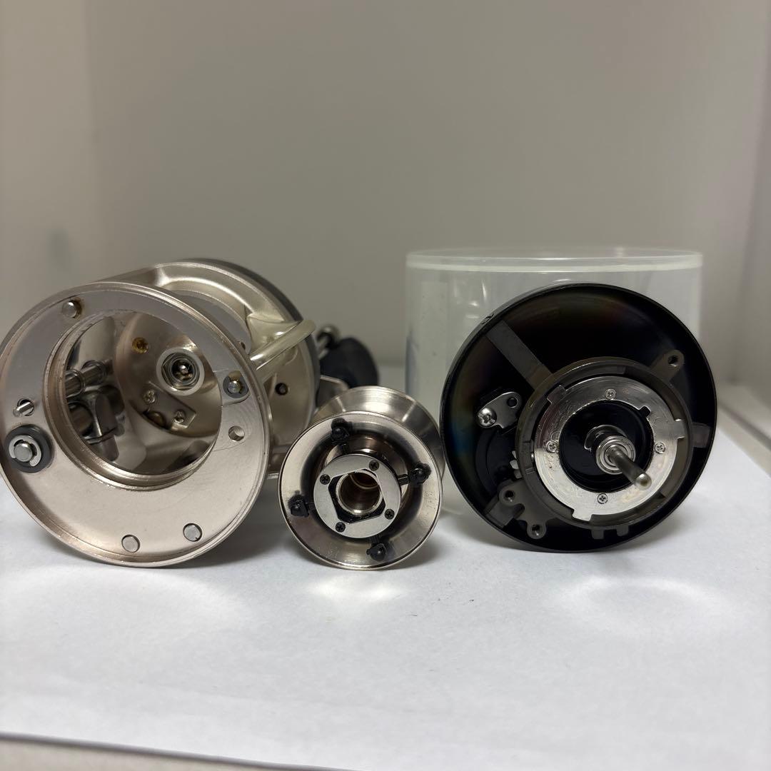 け*わ様 RYOBI VARIUS F300 ベイトリール