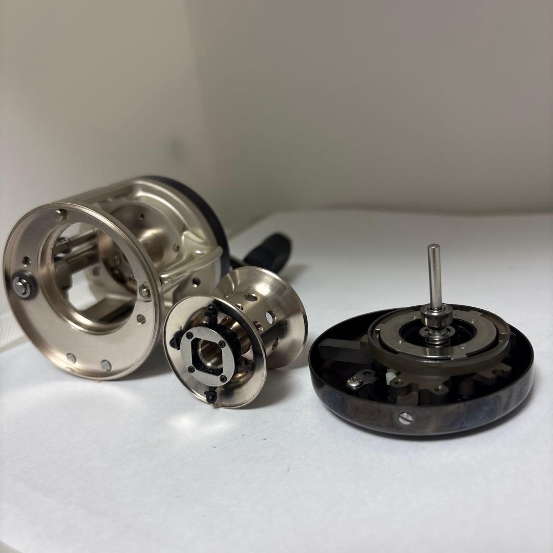 け*わ様 RYOBI VARIUS F300 ベイトリール