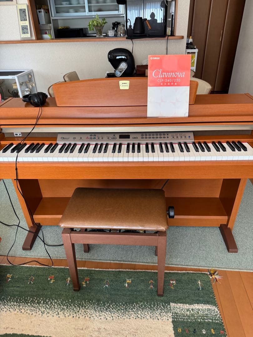 Yamaha Clavinova CD-240/230 木目調　電子ピアノ