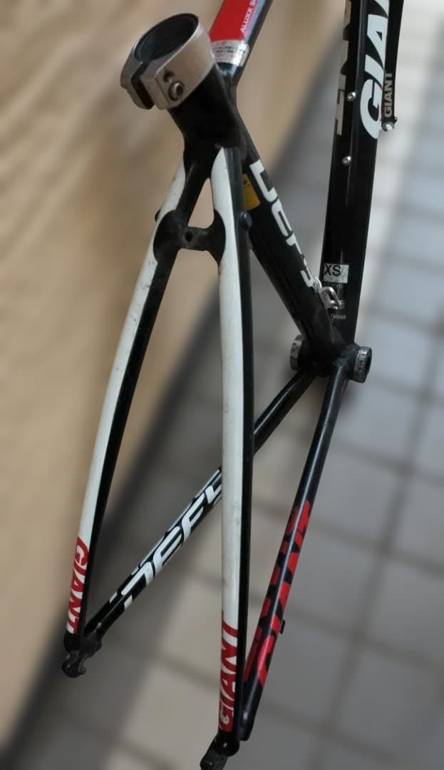 GIANT DEFY ロードバイクフレーム　BB付き　フォークのみカーボン