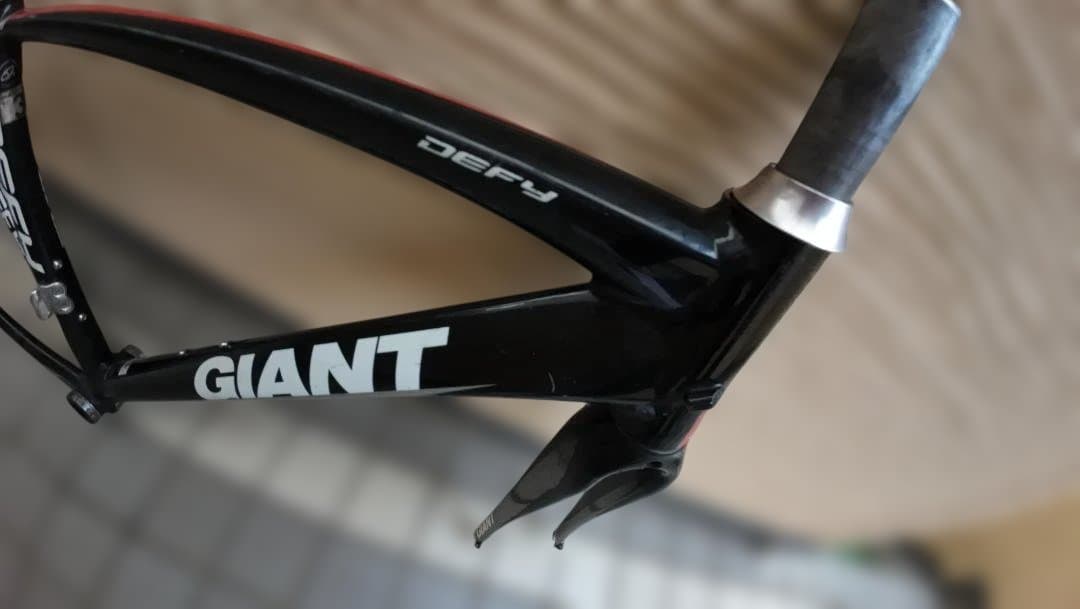 GIANT DEFY ロードバイクフレーム　BB付き　フォークのみカーボン