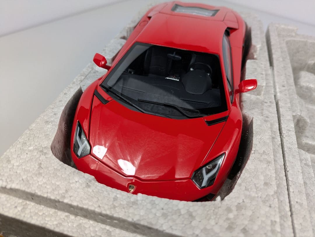 1/18 ミニカー オートアート ランボルギーニ アヴェンタドール　LP700