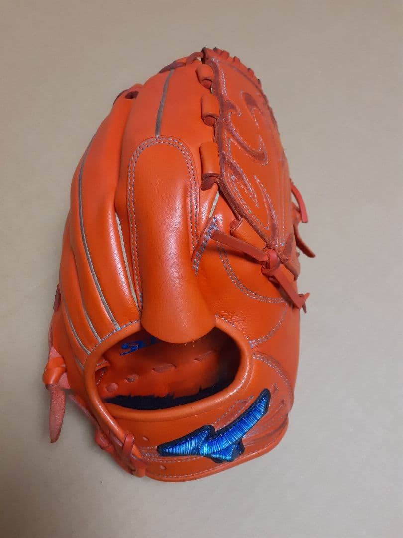 MIZUNO軟式投手用グローブ
