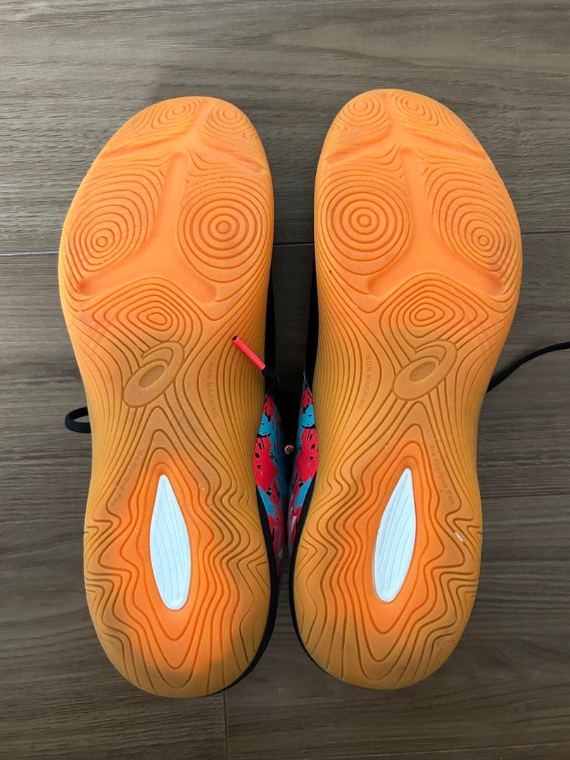 【新品未使用】asics フットサルシューズ 黒/青/赤