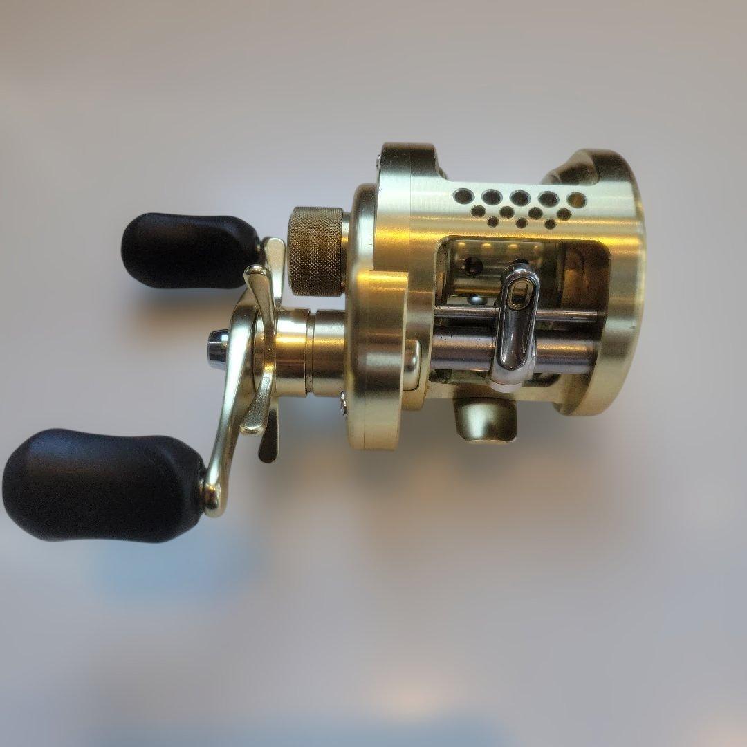 CALCUTTA CONQUEST 200(右ハンドル)中古美品