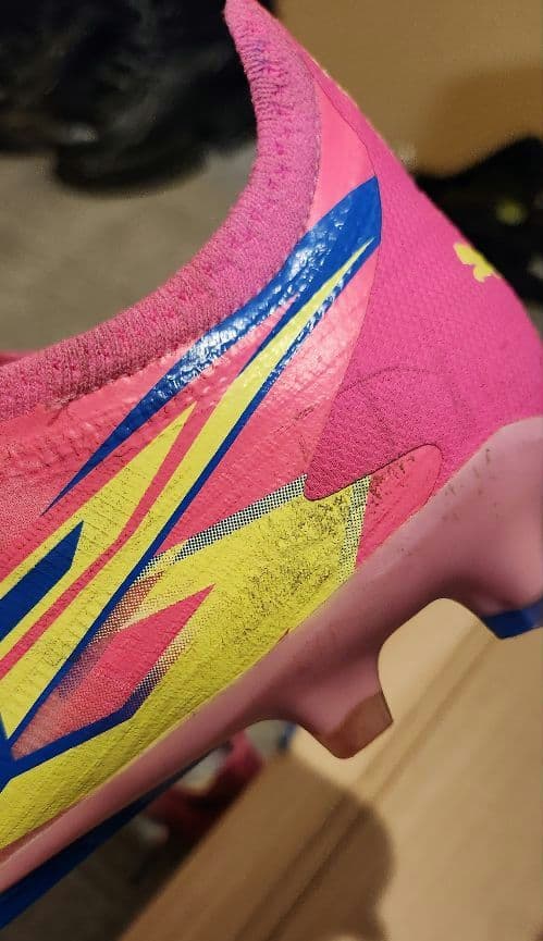 PUMAプーマ ウルトラアルティメット ENERGY FG/AGスパイク26.5