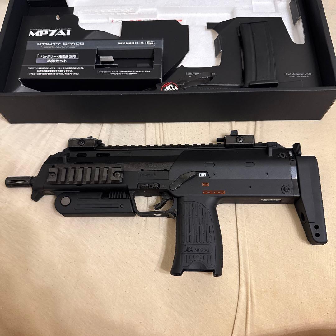 東京マルイ製 MP7A1 サブマシンガン バッテリー付き サバゲー 18禁 黒
