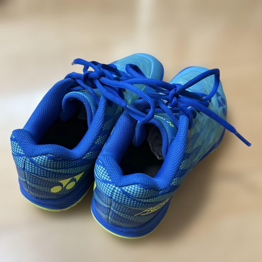ヨネックス　バドミントンシューズ　エアラスZメン24.5cm シアン