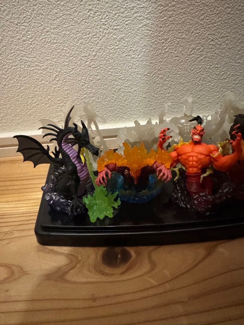 ディズニー　ヴィランズ　フィギュアセット