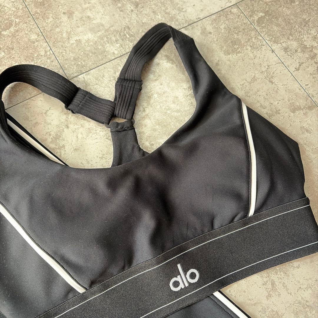 ヨガ・ピラティス alo Airlift High-Waist Legging and Top