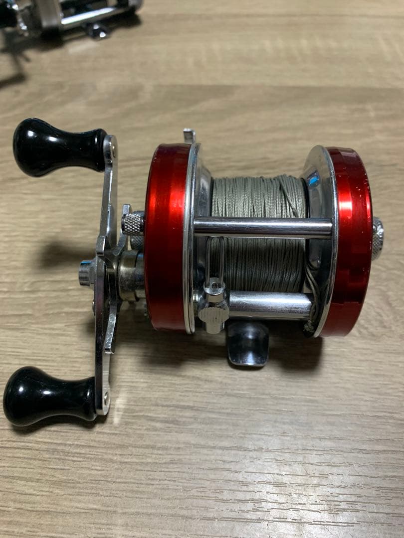 ABU アンバサダー 5500 チェリーレッド