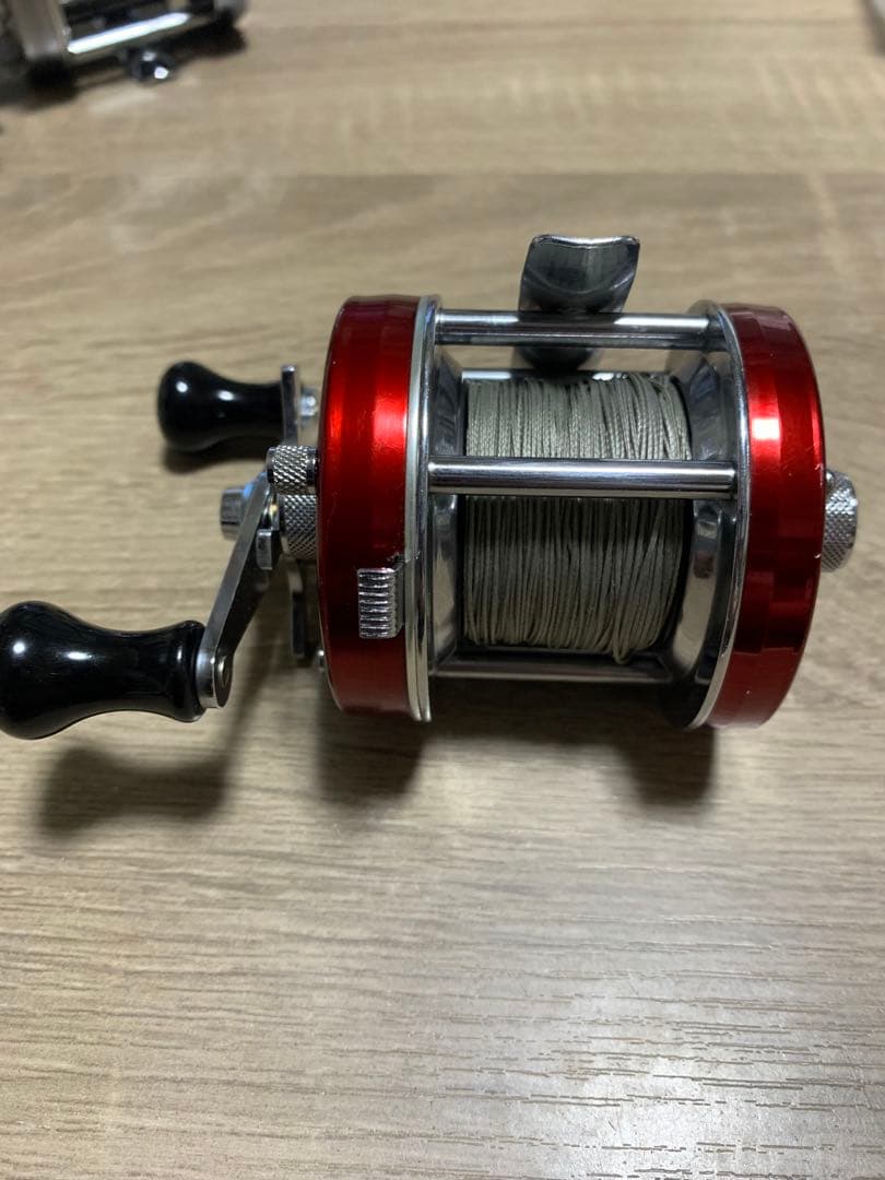 ABU アンバサダー 5500 チェリーレッド