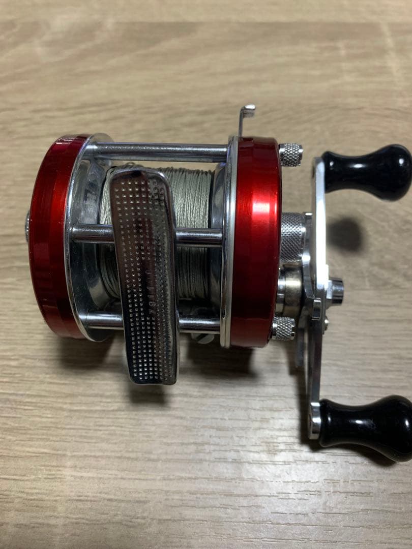 ABU アンバサダー 5500 チェリーレッド