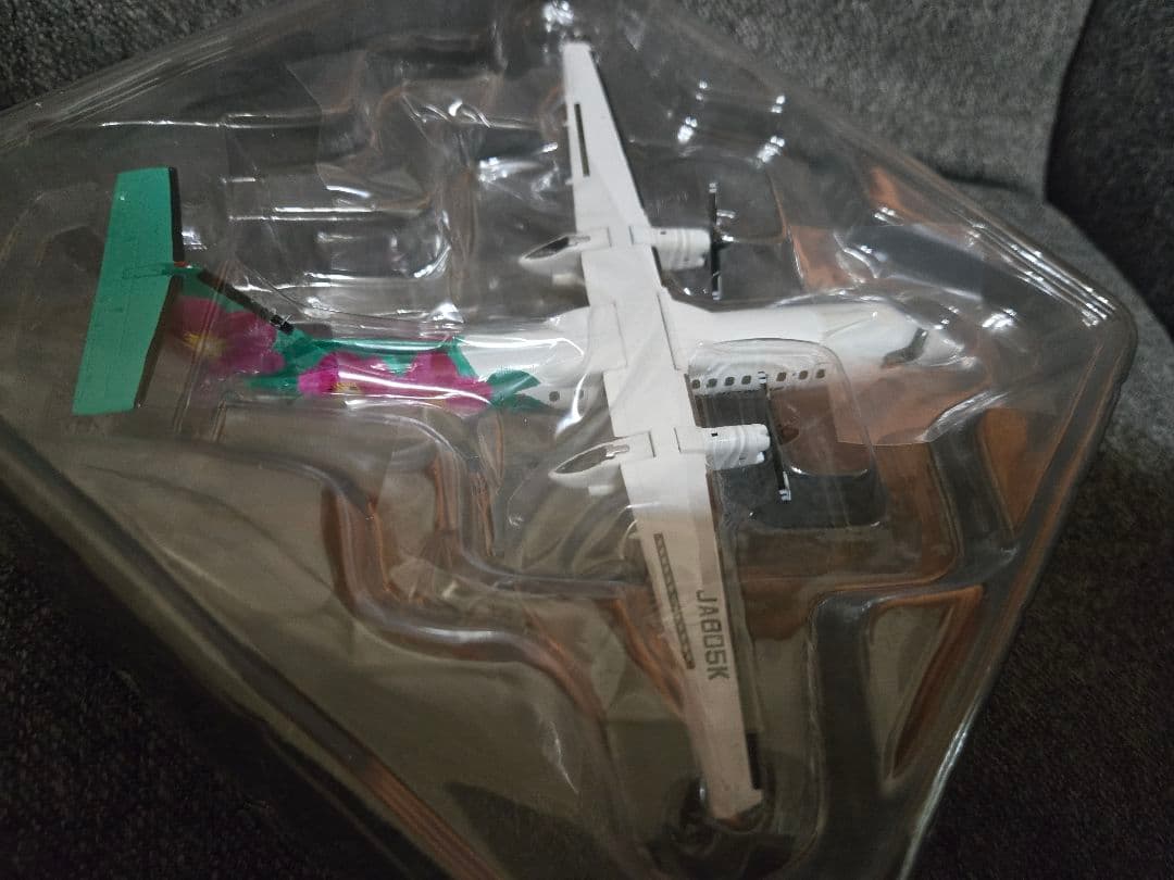 1/200 A-net ボンバルディア DHC8-300 HAMANASU