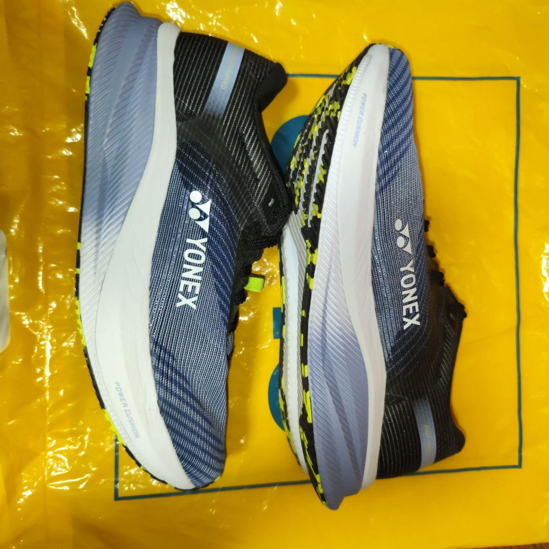 YONEX カーボンクルーズエアラス25.0cm　ブルーベリー