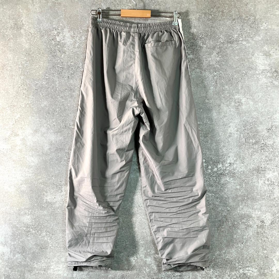 NIKE　トラックパンツ　ジャージ　グレー　ロゴ　ライン　メッシュ　フィットネス