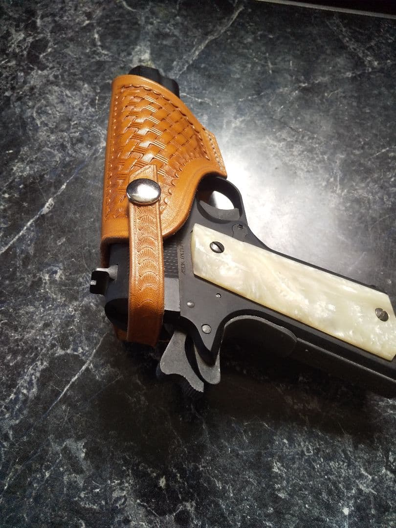 本革製ホルスター 1911ガバメント対応バスケット柄