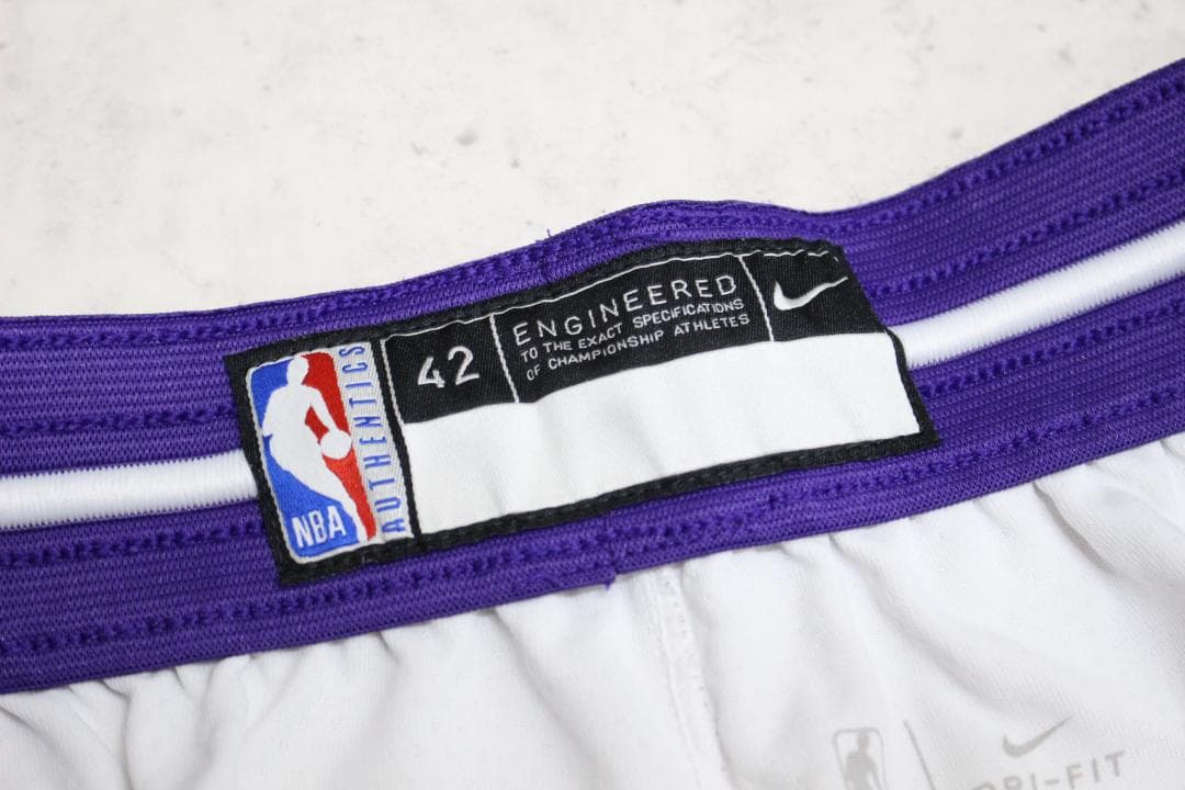 【極美品】XL ナイキ　オーセンティック　レイカーズ　ショートパンツ　バスパン