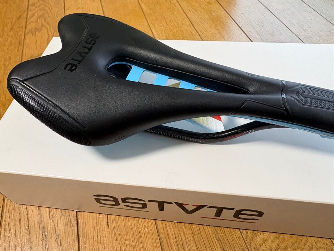 ASTVTE アスチュート　サドル　SKYLITE VTサドル カーボンレール