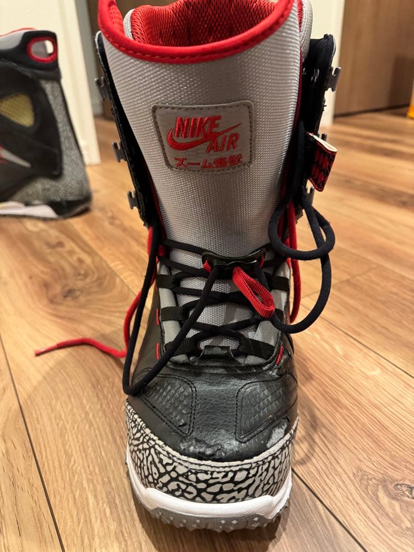 Nike スノーボードブーツ ブラック/レッド