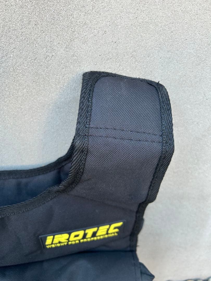 IROTEC アイロテック 黒　アジャストパワーウエイトベスト　20KG　荷重