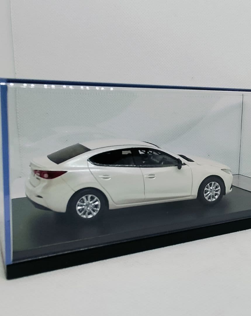 《MAZDAアクセラ》メーカー特注1/43【超レアカラー】新品パールホワイト