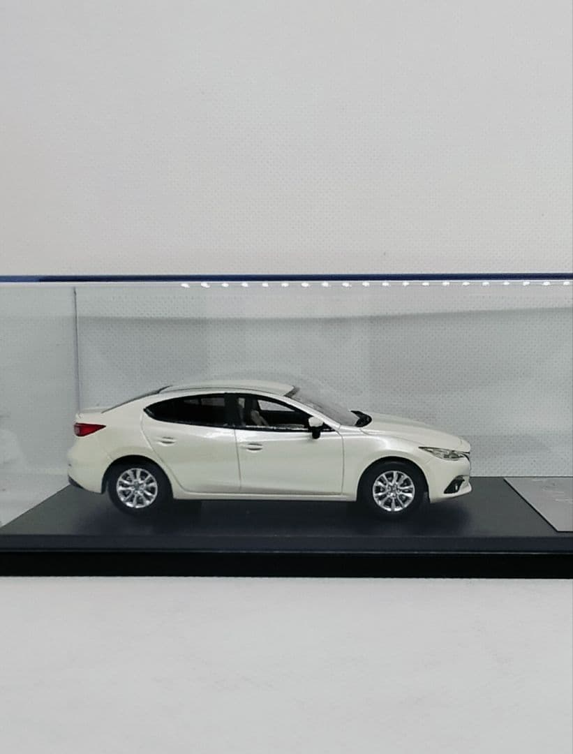《MAZDAアクセラ》メーカー特注1/43【超レアカラー】新品パールホワイト