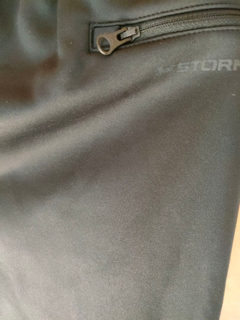 UNDER ARMOUR ストームパンツ