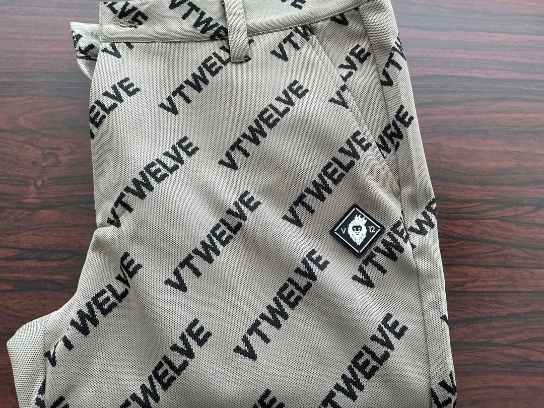 VTWELVE ベージュ パンツ XLサイズ 新品　未使用品
