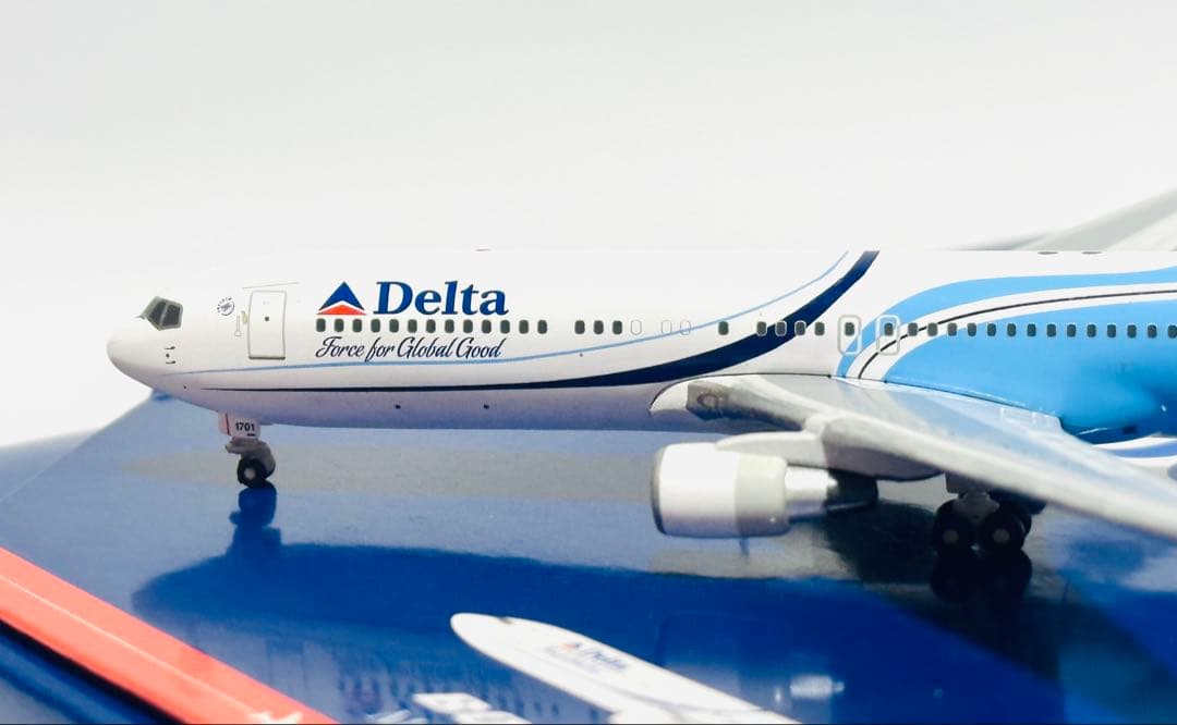 Gemini 1/400 B767-300 デルタ航空 Habitat特別塗装