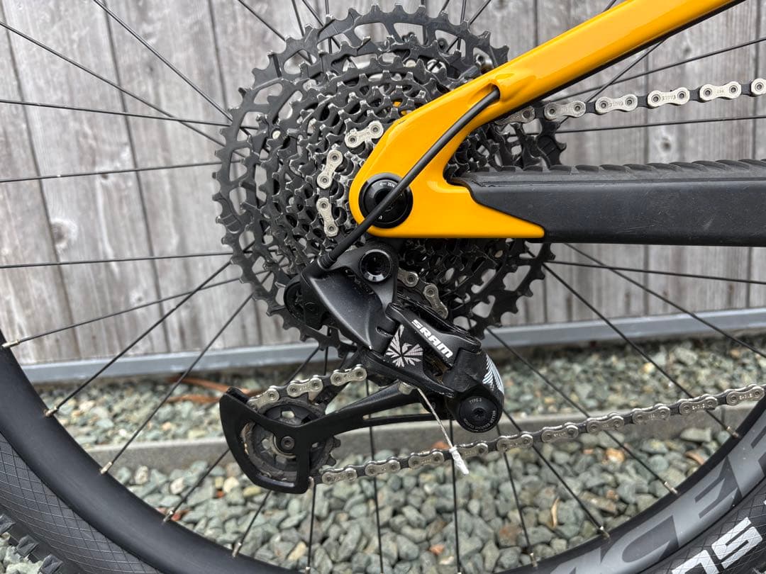 SANTA CRUZ 5010 Mサイズ　27.5インチ