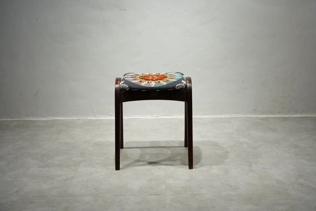 スツール　秋田木工　剣持勇　スタッキングチェア　刺繍生地　ビンテージ