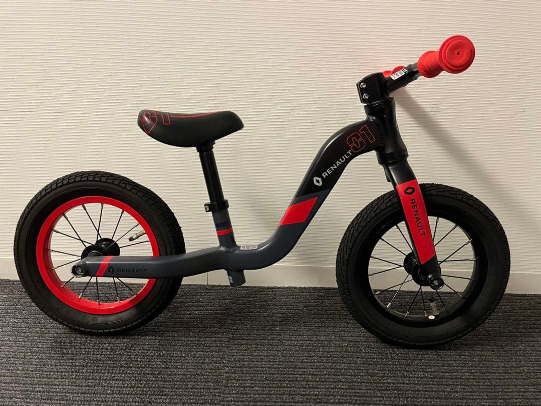 [美品] RENAULT キッズバイク ブラック/レッド　ストライダー