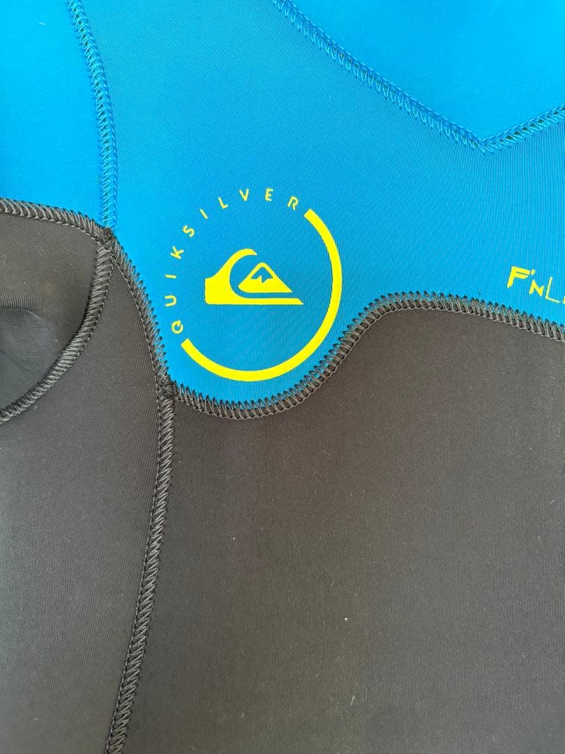 SALE！Quiksilver フルスーツ 130サイズ 青黒