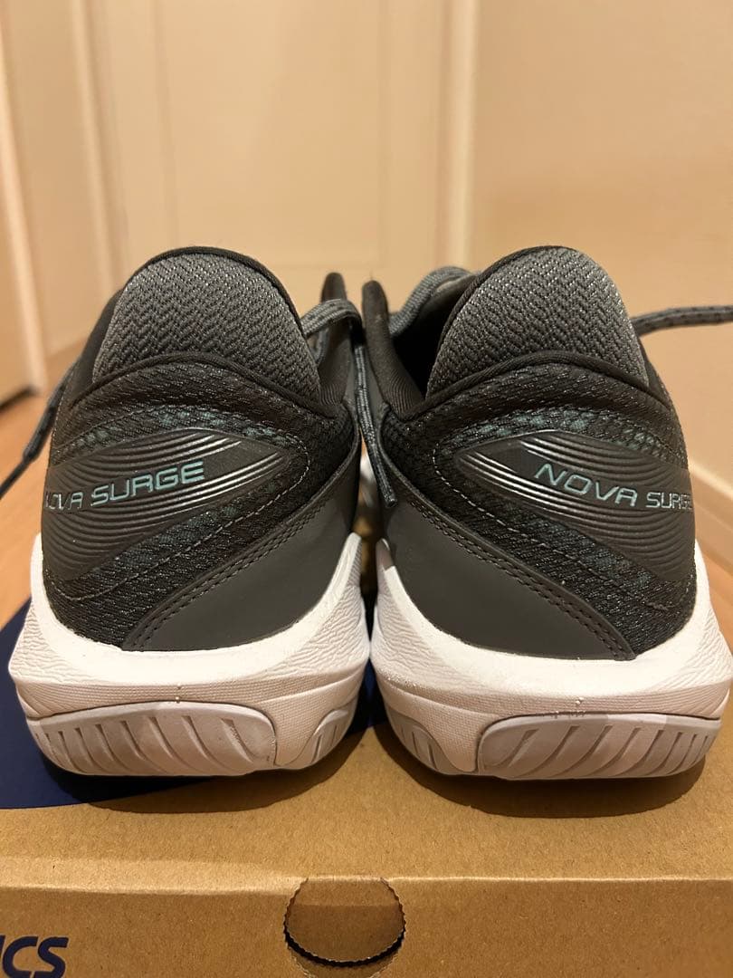 ASICS NOVA SURGE LOW 26.5 cm グレー