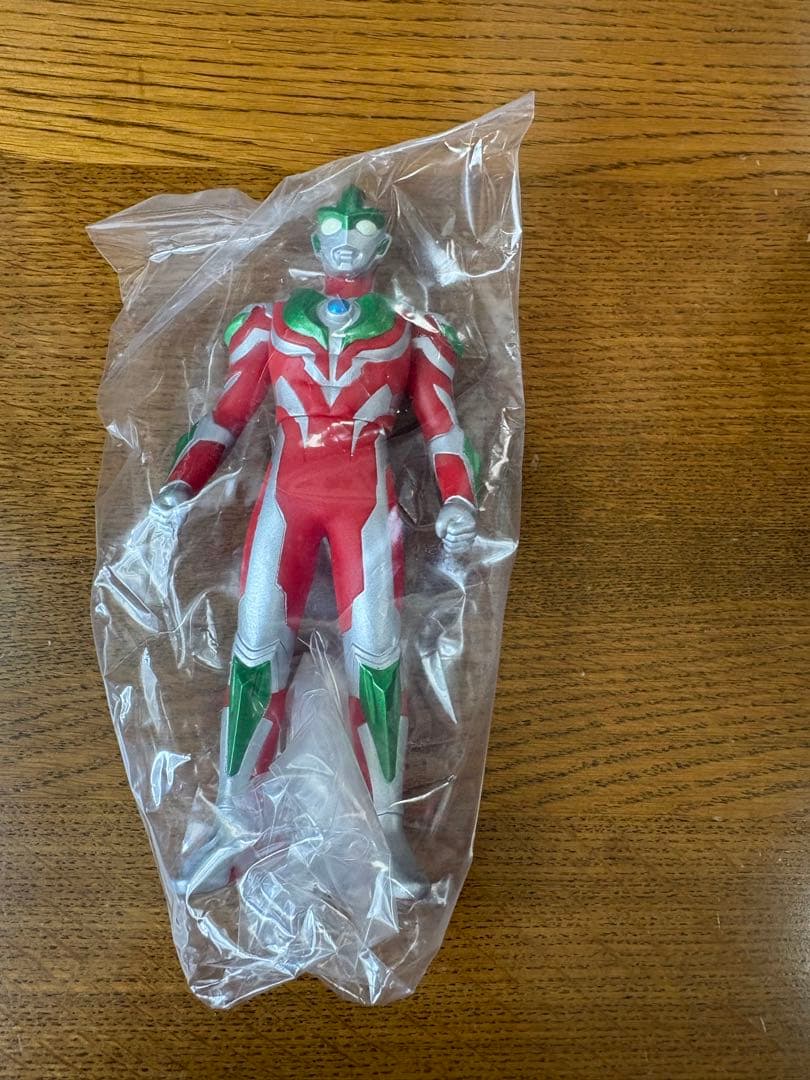 ブガッティバッ商品　ウルトラマンギンガセブンカラーコレクション