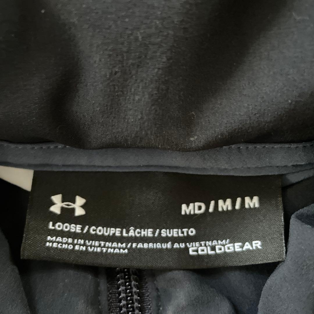 Under Armour ランニングウェア•ウィンドブレーカー　フード付き