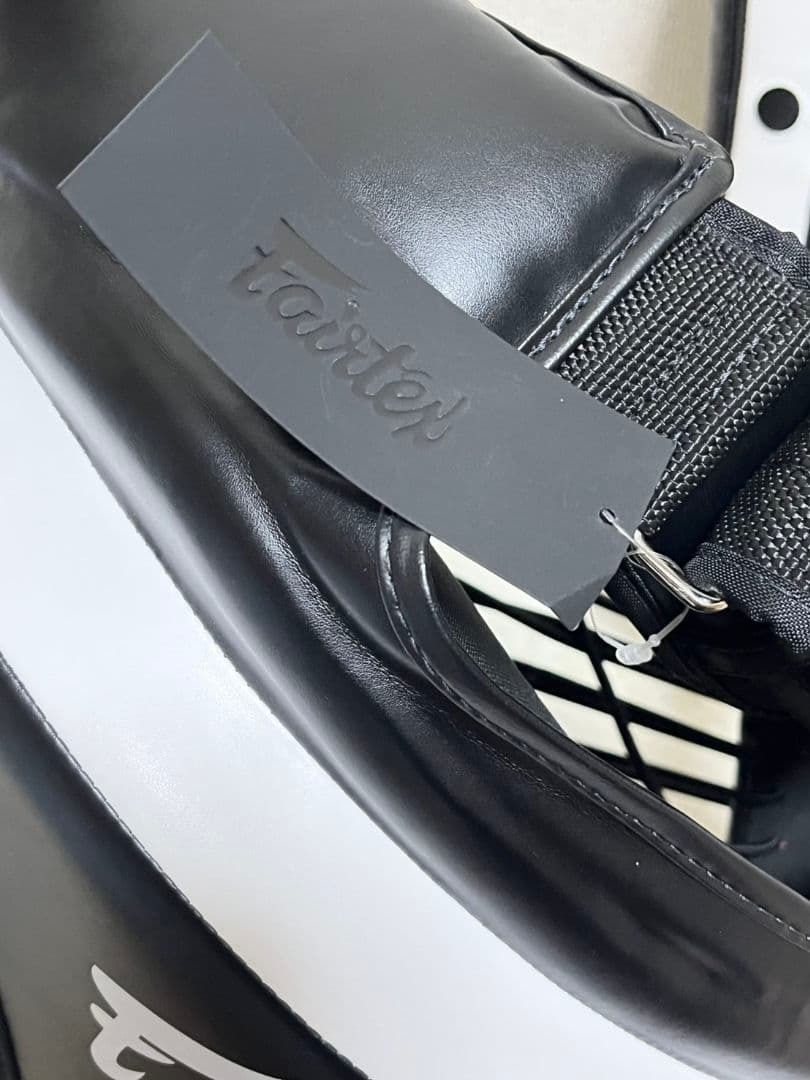 新品未使用 FAIRTEX ローキックパッド キックミット ムエタイ MMA
