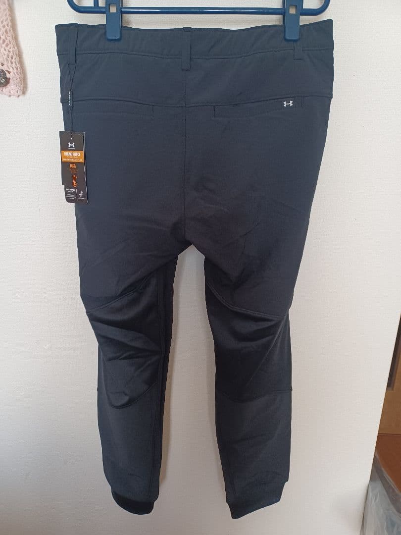 新品✰アンダーアーマー　黒 ゴルフパンツ 2XL ★裏側アーマーフリース