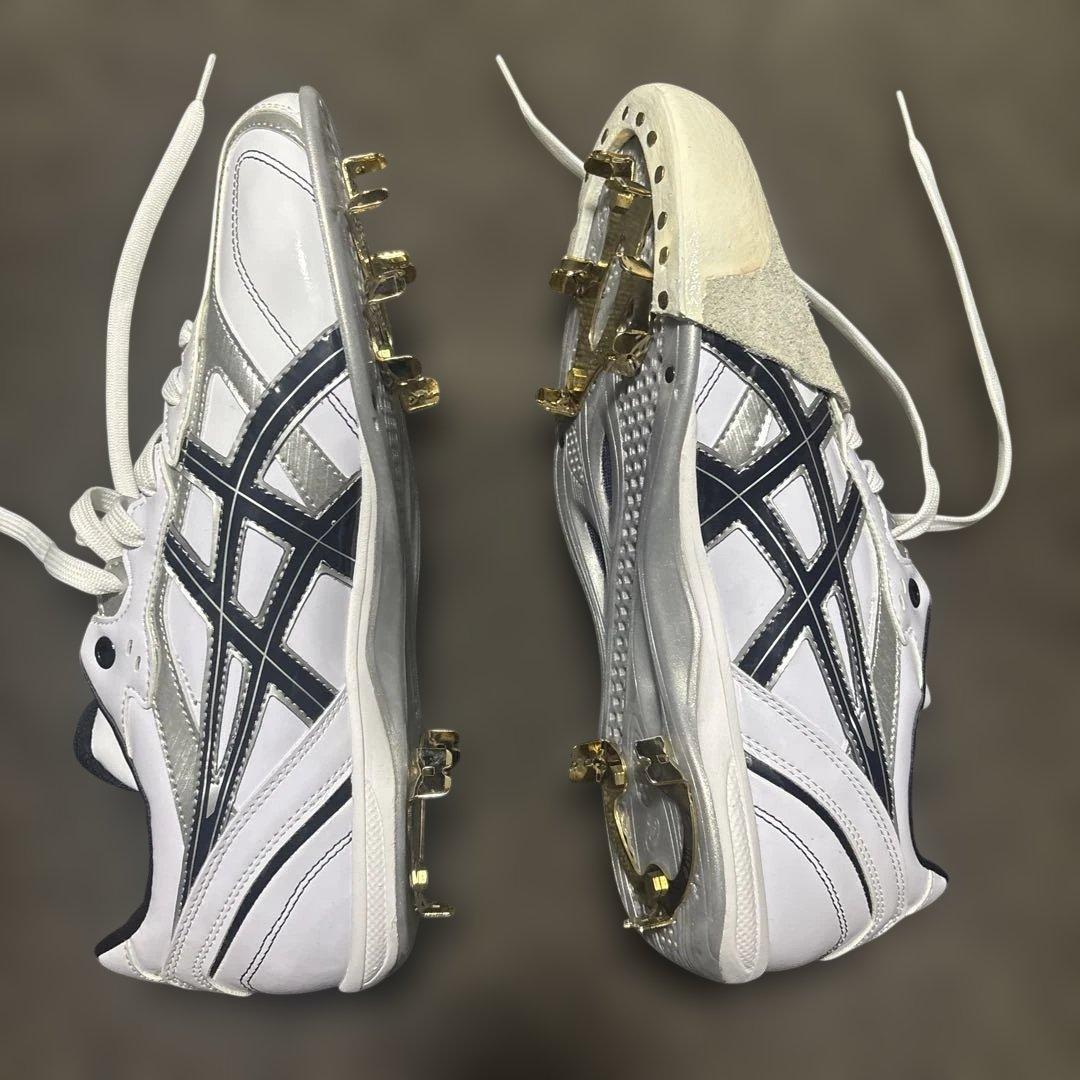 ASICS スパイク ホワイト/ネイビー