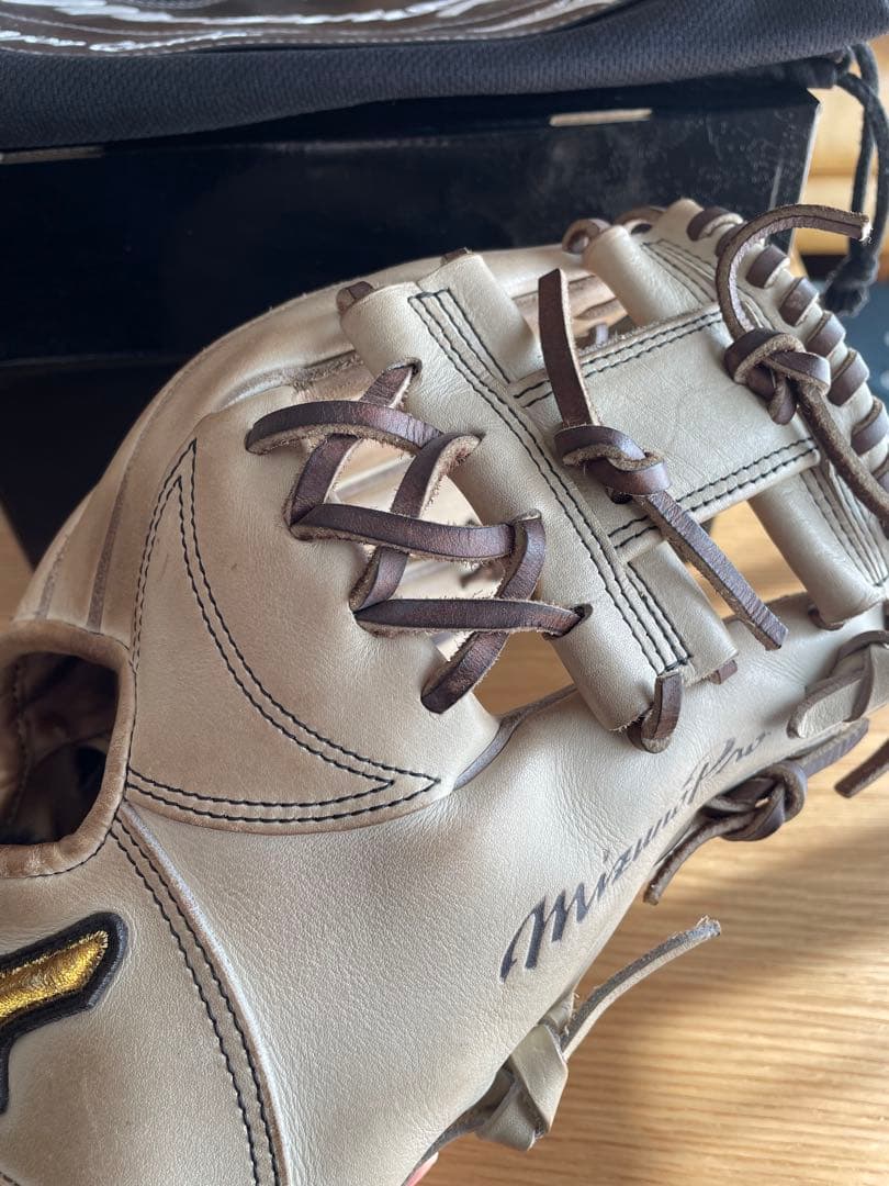 Mizuno Pro 硬式グローブ ベージュ　右投げ内野手用