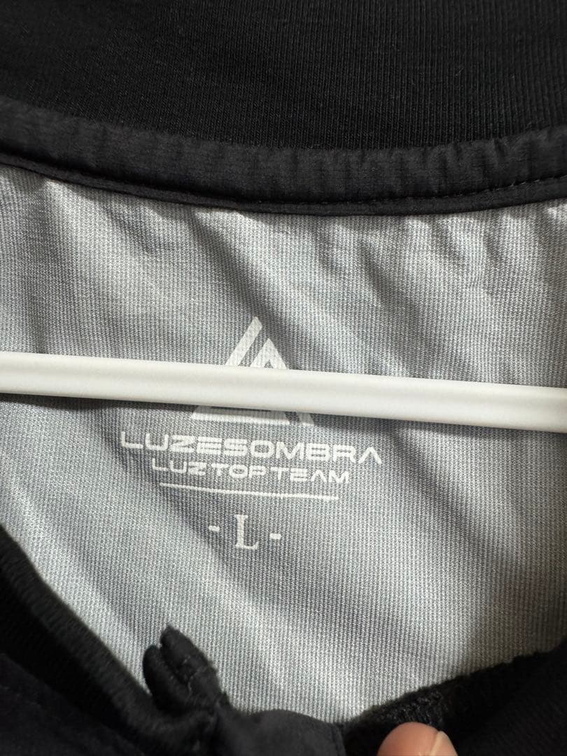 ウェア LUZe SOMBRALTT LIGHTWEIGHT NYLON CREWTOP